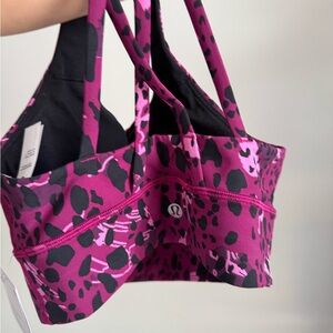BNWT lululemon sz 4 Pink Leopard Print sports bra